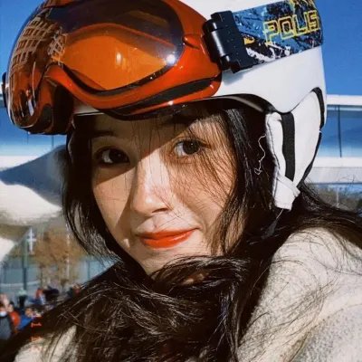 玛丽莲有深黑之眸封面